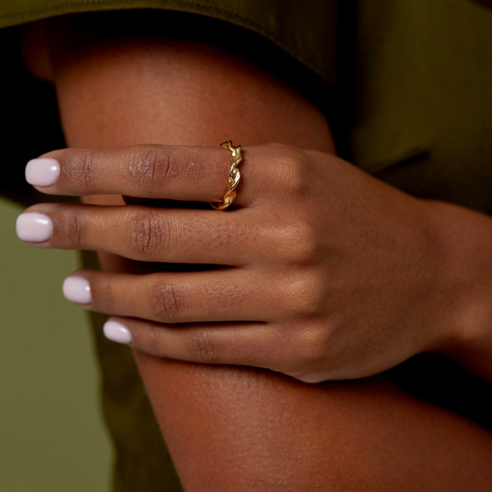 Ribbon Twist Ring - Gold - HAYGEN