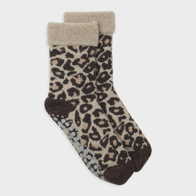 Somerville - Slipper Socks Leopard - Camel/Black - HAYGEN