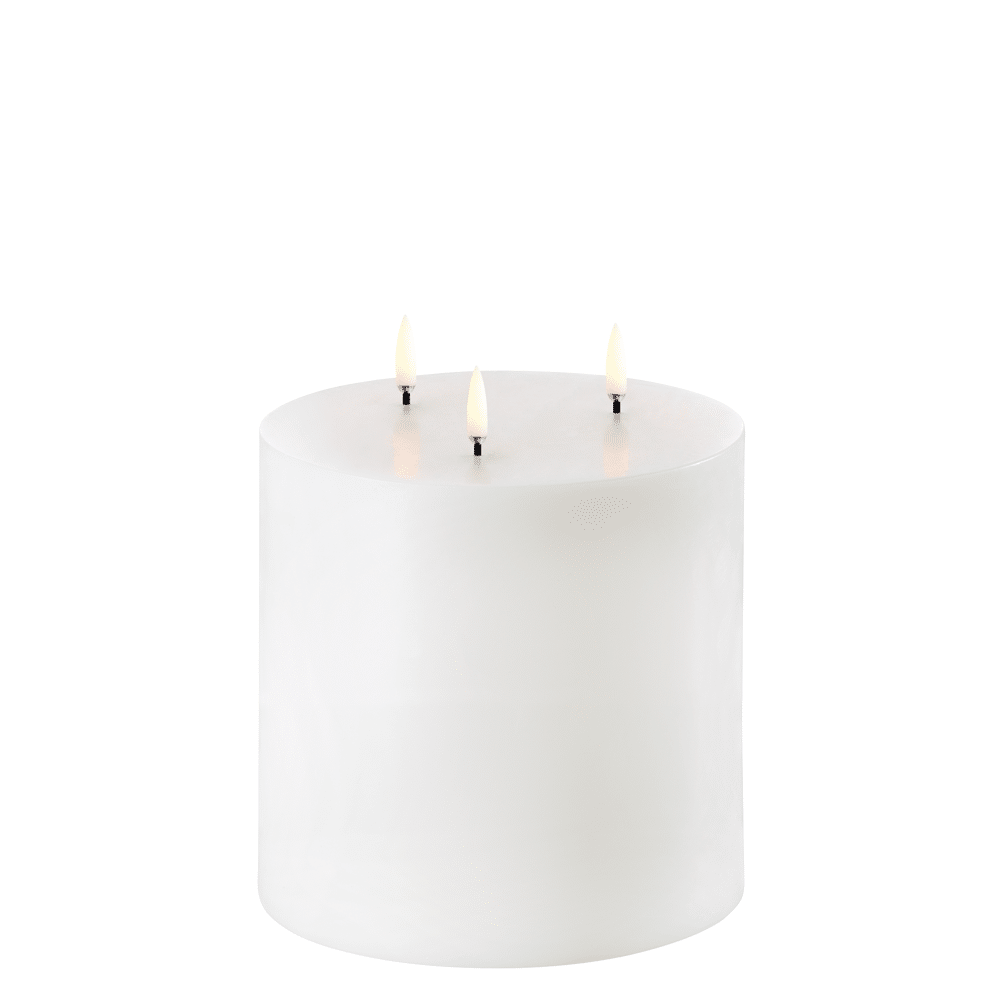 Uyuni Lighting - LED pillar candle triple flame - Nordic white Smooth - 15x15 cm - HAYGEN