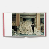 Annie Leibovitz: Wonderland - HAYGEN