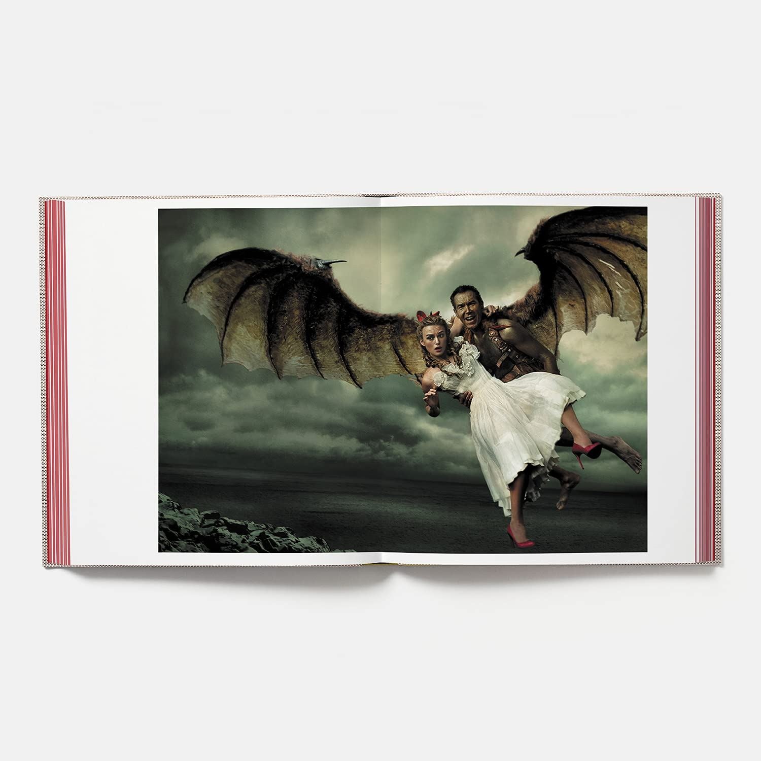 Annie Leibovitz: Wonderland - HAYGEN