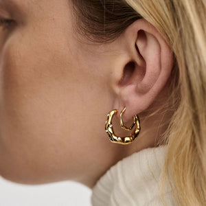 Organic Wave Huggie Hoops - Gold - HAYGEN