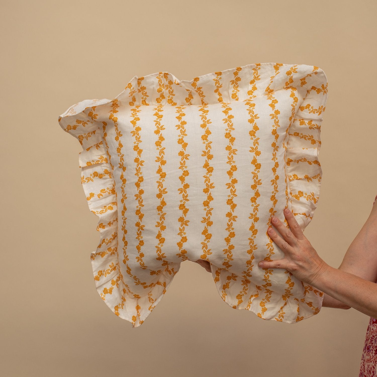 Projektityyny - Seppele Stripe Cushion - Honeycomb - HAYGEN