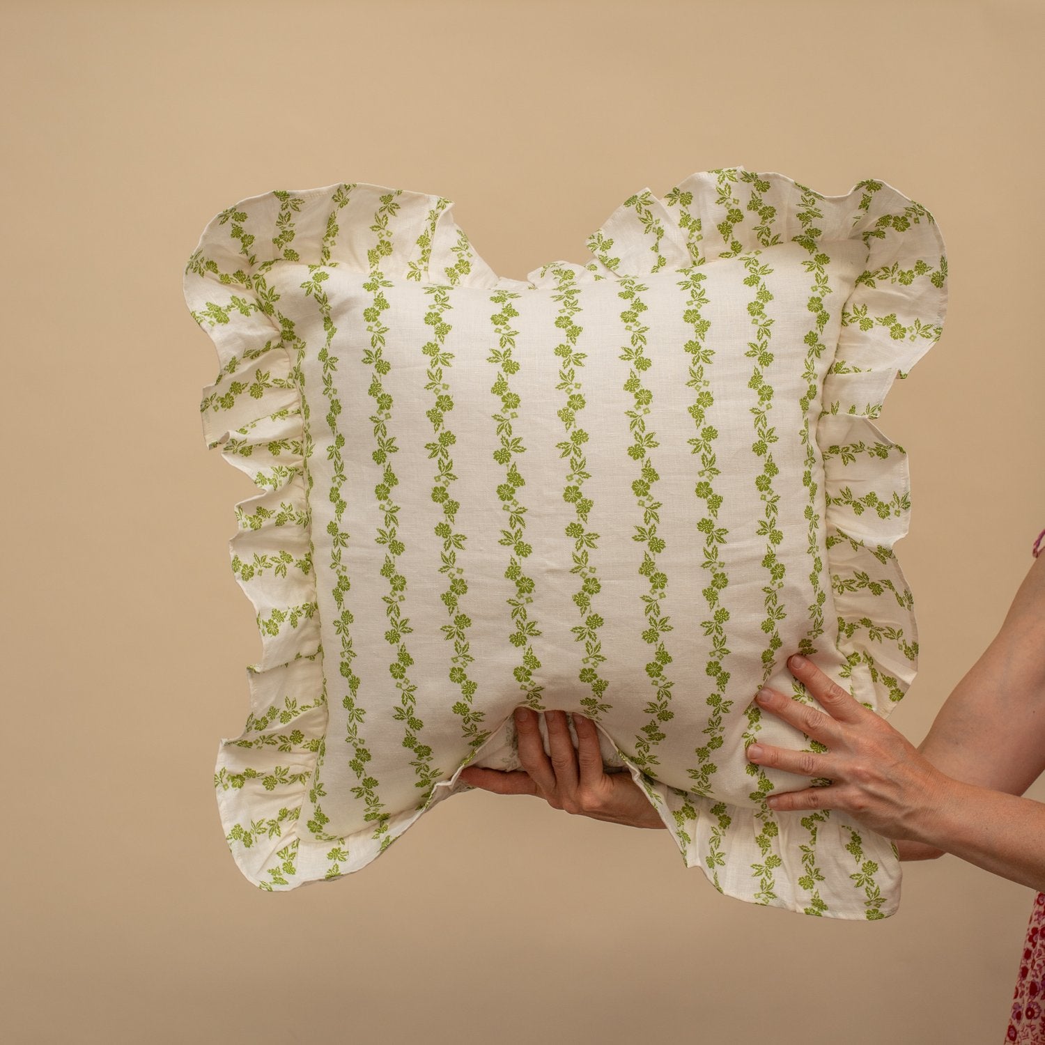 Projektityyny - Seppele Stripe Cushion - Peridot - HAYGEN