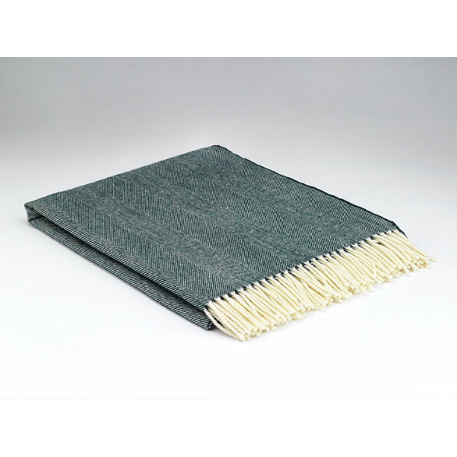 McNutt of Donegal - Supersoft Lambswool Throw - Amazon Green - HAYGEN