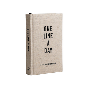 One Line a Day: A Five Year Memory Book - HAYGEN