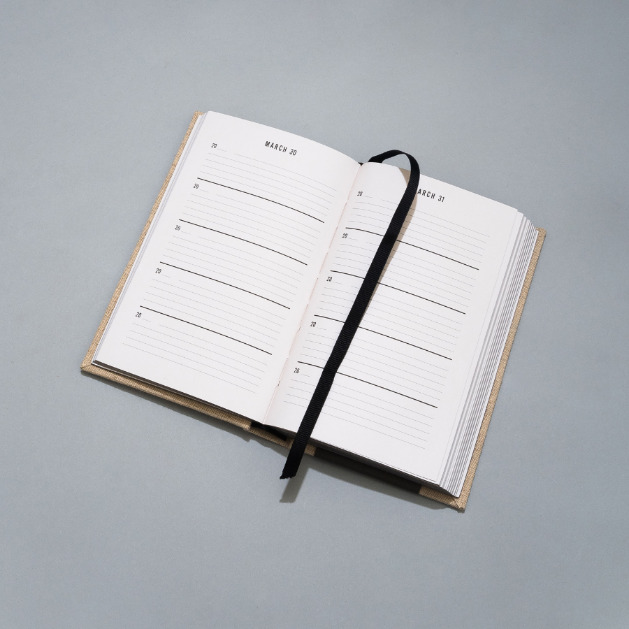 One Line a Day: A Five Year Memory Book - HAYGEN