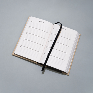 One Line a Day: A Five Year Memory Book - HAYGEN
