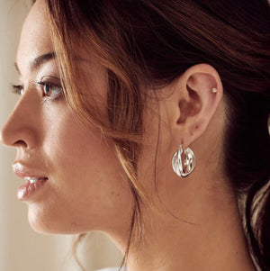 Interlocking Hoop Earrings - Silver - HAYGEN
